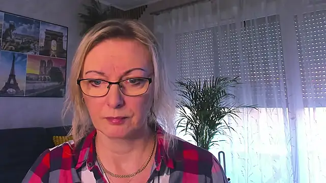 vanessa chat online show from March 17, 2026, 3:59 pm