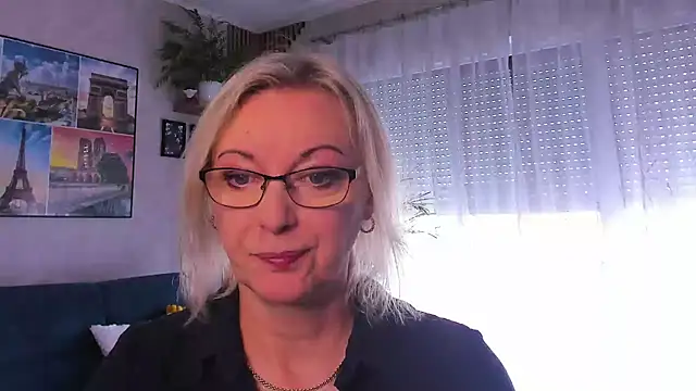 vanessa chat online show from May 4, 2026, 1:25 pm