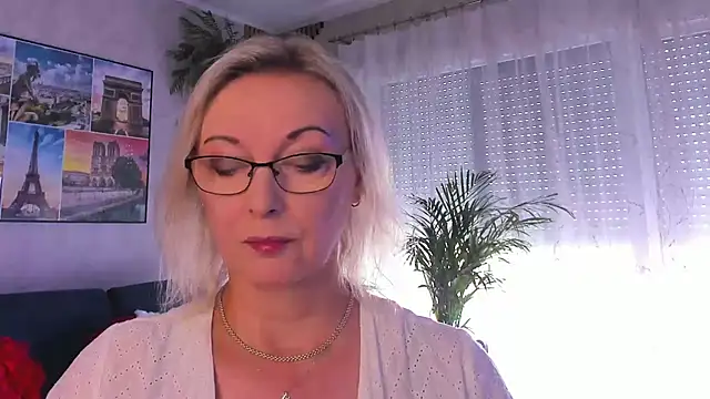 Snapshot of vanessa_chat chatting on July 2, 2026, 1:28 pm vanessa chat online show from July 2, 2026, 1:28 pm