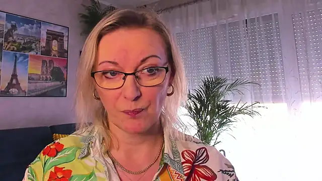 vanessa chat online show from March 22, 2026, 2:18 pm