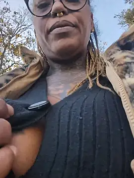 DarkDea online show from December 14, 2025, 1:28 pm