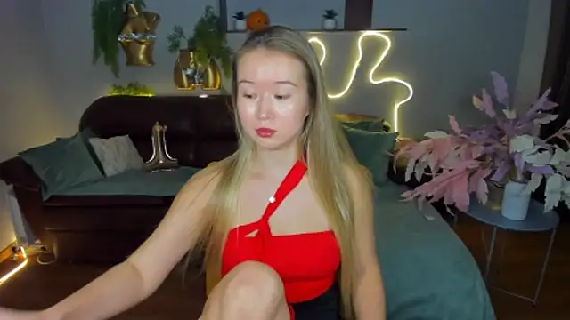 Snapshot of PollyOcean chatting on October 28, 2025, 11:20 am PollyOcean online show from October 28, 2025, 11:20 am