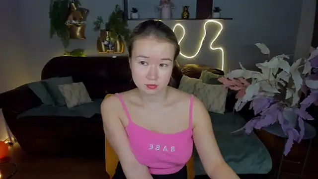 Snapshot of PollyOcean chatting on November 26, 2025, 9:42 am PollyOcean online show from November 26, 2025, 9:42 am