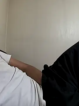 Snapshot of Mahmut_34_34_ chatting on October 19, 2025, 9:56 am Mahmut 34 34 online show from October 19, 2025, 9:56 am