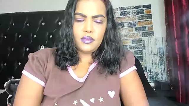 MySweetBitch143 online show from October 27, 2025, 1:56 pm