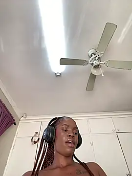 LuciousLips96 online show from June 27, 2026, 9:26 am