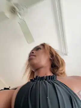 LuciousLips96 online show from August 5, 2026, 8:08 am