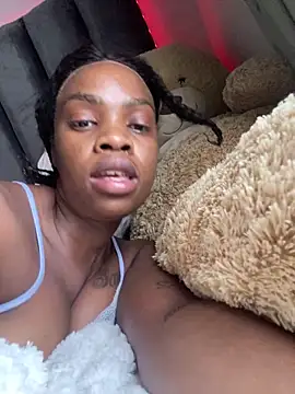 Snapshot of LuciousLips96 chatting on March 4, 2026, 6:10 am LuciousLips96 online show from March 4, 2026, 6:10 am