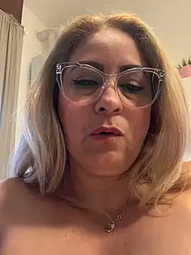 x elena x online show from February 26, 2025, 9:33 am