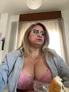 x elena x online show from March 8, 2025, 8:22 am