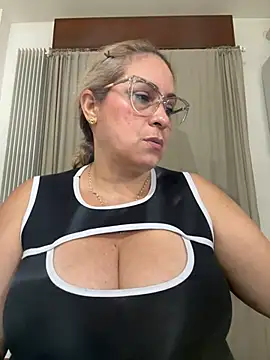 x elena x online show from March 11, 2025, 12:39 pm
