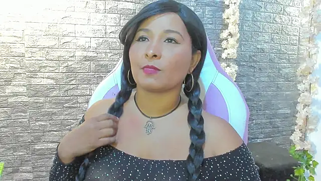 paola ih online show from May 5, 2026, 8:01 pm