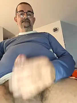 Snapshot of silvio-aus-luzern-CH chatting on December 22, 2024, 2:16 pm silvio-aus-luzern-CH online show from December 22, 2024, 2:16 pm