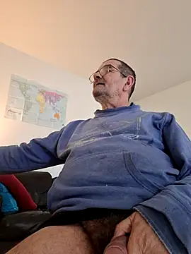 Snapshot of silvio-aus-luzern-CH chatting on February 24, 2025, 2:26 pm silvio-aus-luzern-CH online show from February 24, 2025, 2:26 pm