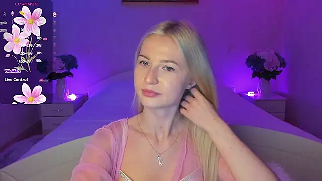 AnnaCarrera online show from October 24, 2025, 9:14 pm