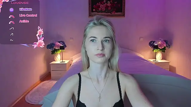 AnnaCarrera online show from June 7, 2026, 7:41 pm