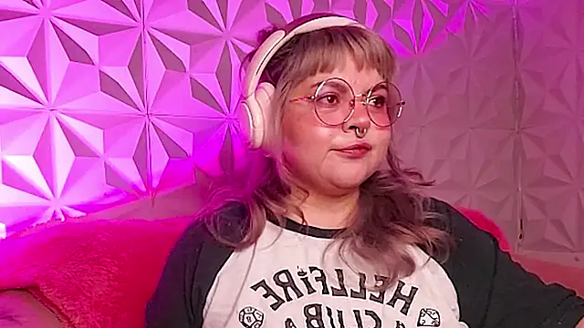 Satyn doll online show from November 30, 2025, 9:37 pm