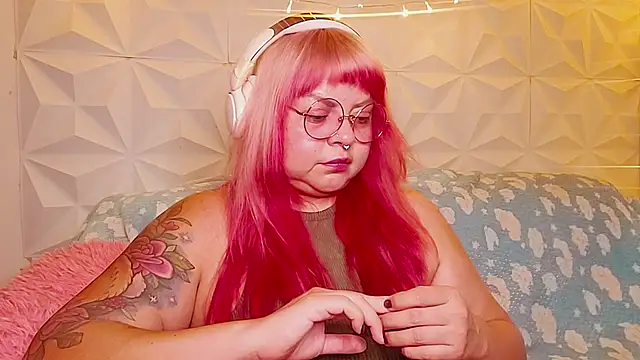 Snapshot of Satyn_doll chatting on June 21, 2026, 10:48 pm Satyn doll online show from June 21, 2026, 10:48 pm