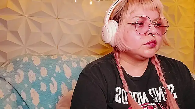 Satyn doll online show from May 20, 2026, 1:13 am