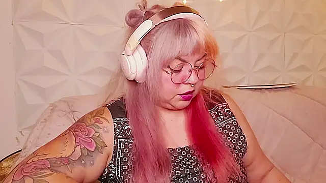 Snapshot of Satyn_doll chatting on July 29, 2026, 11:48 pm Satyn doll online show from July 29, 2026, 11:48 pm