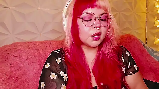 Snapshot of Satyn_doll chatting on July 2, 2026, 10:38 pm Satyn doll online show from July 2, 2026, 10:38 pm