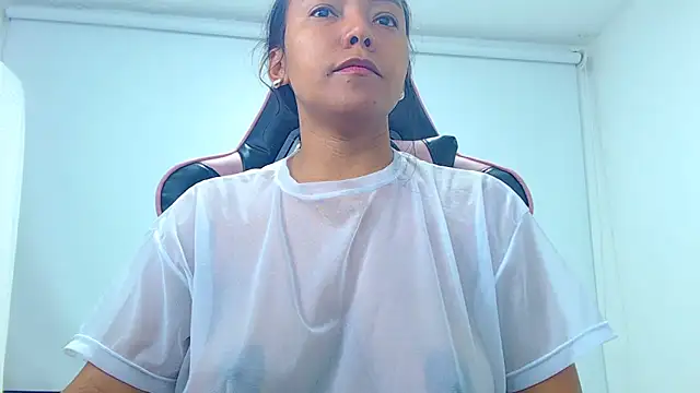 Saraahjoness online show from April 14, 2026, 1:54 am