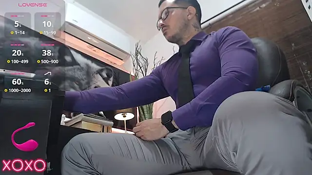 Snapshot of randyluke chatting on November 14, 2025, 10:30 am randyluke online show from November 14, 2025, 10:30 am