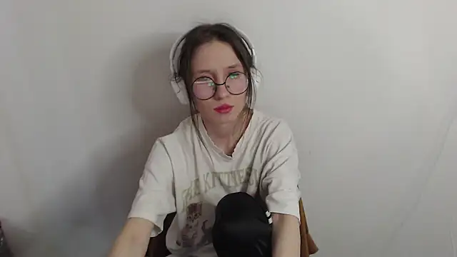 Snapshot of _Hanna_Moon_ chatting on April 10, 2026, 7:48 am Hanna Moon online show from April 10, 2026, 7:48 am