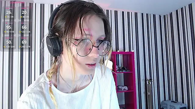 Snapshot of _Hanna_Moon_ chatting on February 8, 2025, 7:15 am Hanna Moon online show from February 8, 2025, 7:15 am