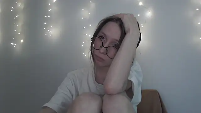  Hanna Moon  online show from November 28, 2025, 11:43 am