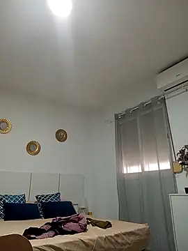 Snapshot of little_susie chatting on November 5, 2025, 9:23 am little susie online show from November 5, 2025, 9:23 am