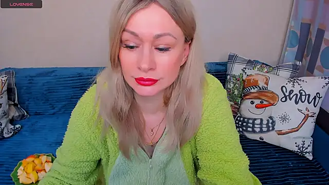 Snapshot of EllenMoore chatting on February 27, 2026, 3:07 am EllenMoore online show from February 27, 2026, 3:07 am