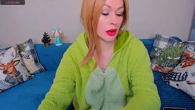 Snapshot of EllenMoore chatting on December 23, 2025, 3:39 am EllenMoore online show from December 23, 2025, 3:39 am