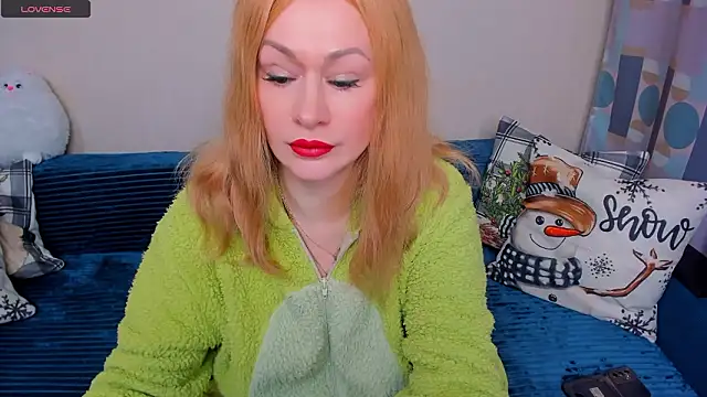 Snapshot of EllenMoore chatting on February 2, 2026, 3:05 am EllenMoore online show from February 2, 2026, 3:05 am