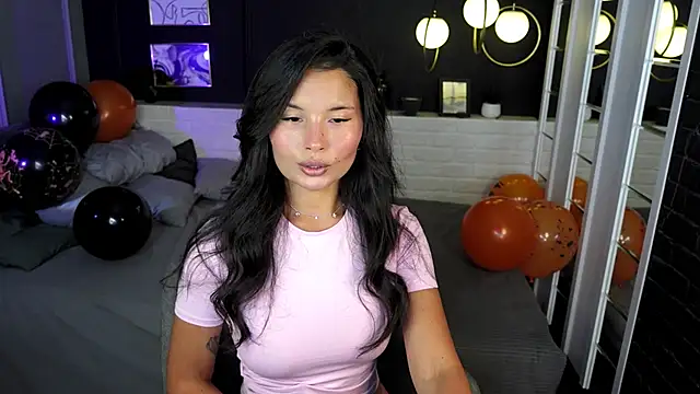 Snapshot of ErikaSoft chatting on October 28, 2025, 1:54 pm ErikaSoft online show from October 28, 2025, 1:54 pm