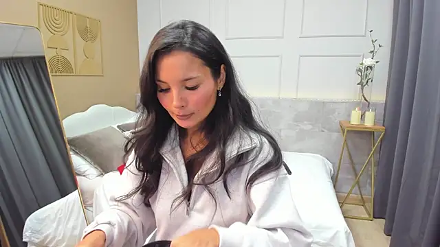 Snapshot of ErikaSoft chatting on November 18, 2025, 5:33 am ErikaSoft online show from November 18, 2025, 5:33 am