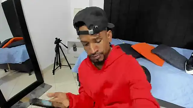 anhtony wayans online show from October 7, 2025, 12:44 am