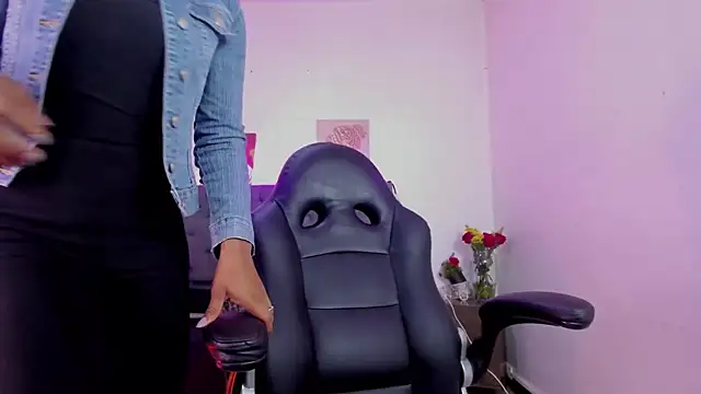 Snapshot of Ellie_Alves chatting on November 13, 2025, 1:15 pm Ellie Alves online show from November 13, 2025, 1:15 pm