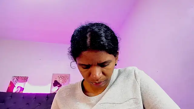 Snapshot of Ellie_Alves chatting on October 16, 2025, 12:46 pm Ellie Alves online show from October 16, 2025, 12:46 pm