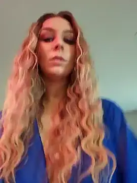 Snapshot of LilyOrion chatting on November 26, 2025, 7:14 pm LilyOrion online show from November 26, 2025, 7:14 pm