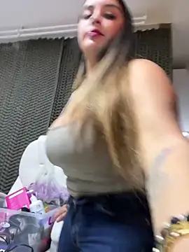 Snapshot of milly_cruz chatting on March 14, 2026, 12:05 am milly cruz online show from March 14, 2026, 12:05 am