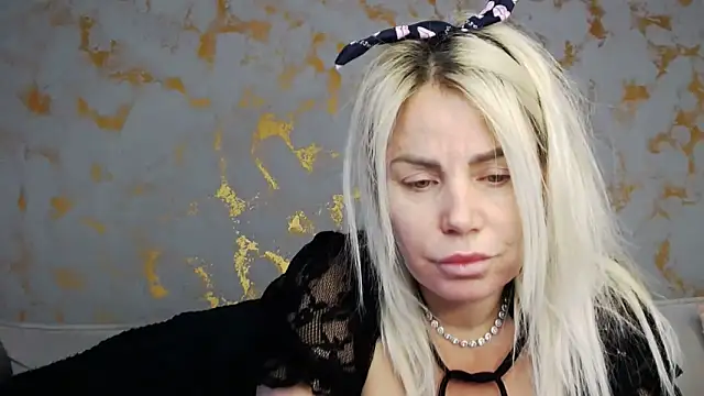 Snapshot of arabic00blonde00milf chatting on April 27, 2026, 8:01 am arabic00blonde00milf online show from April 27, 2026, 8:01 am