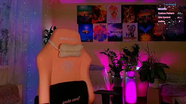 Snapshot of GoodWitch_ chatting on December 3, 2025, 7:30 am GoodWitch online show from December 3, 2025, 7:30 am