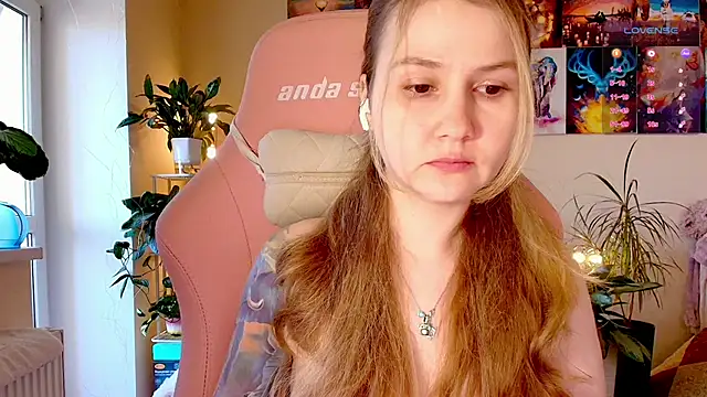 Snapshot of GoodWitch_ chatting on October 3, 2025, 7:43 am GoodWitch online show from October 3, 2025, 7:43 am