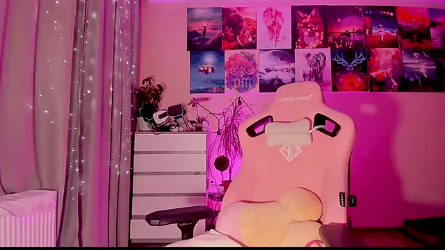 Snapshot of GoodWitch_ chatting on March 7, 2025, 5:49 pm GoodWitch online show from March 7, 2025, 5:49 pm