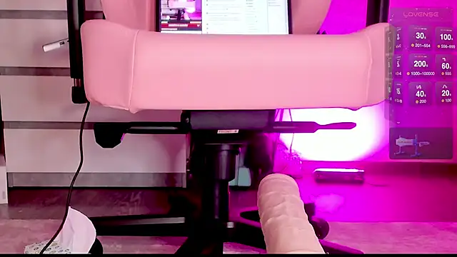 Snapshot of GoodWitch_ chatting on March 13, 2025, 1:29 pm GoodWitch online show from March 13, 2025, 1:29 pm