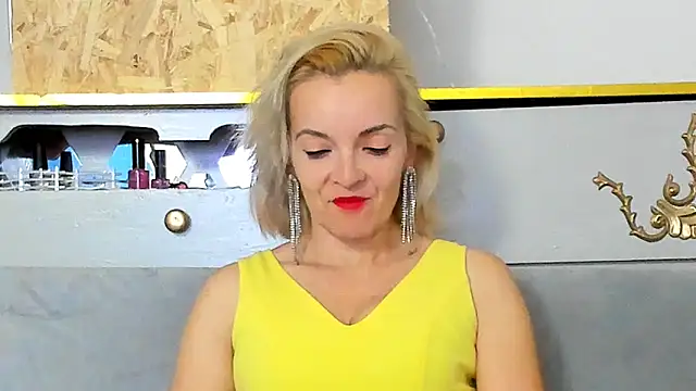 Snapshot of KateConner chatting on November 9, 2025, 5:39 pm KateConner online show from November 9, 2025, 5:39 pm