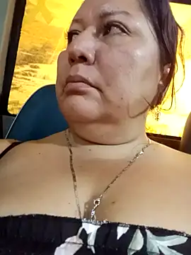 Brenda Berck  online show from December 3, 2025, 12:44 am