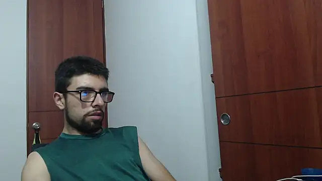 Snapshot of fvckolombianguyy chatting on February 25, 2025, 8:14 am fvckolombianguyy online show from February 25, 2025, 8:14 am