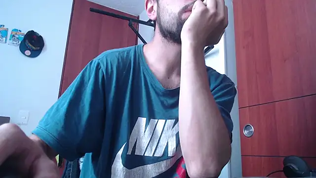 Snapshot of fvckolombianguyy chatting on March 4, 2025, 2:21 pm fvckolombianguyy online show from March 4, 2025, 2:21 pm